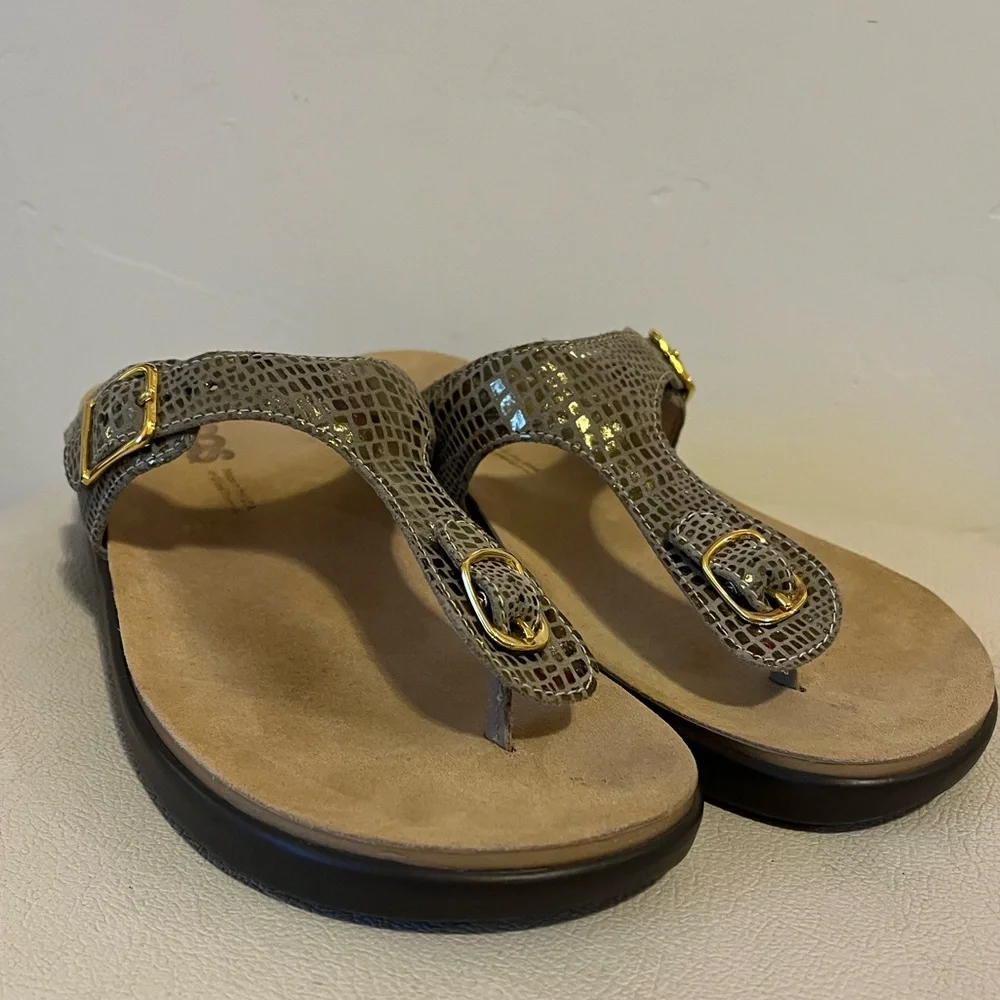 SAS Sanibel Oro Gold Leather Comfortable T-Strap Sandals Women’s Size 10